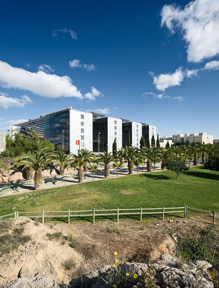 Fachada energética Facultad Económicas Murcia